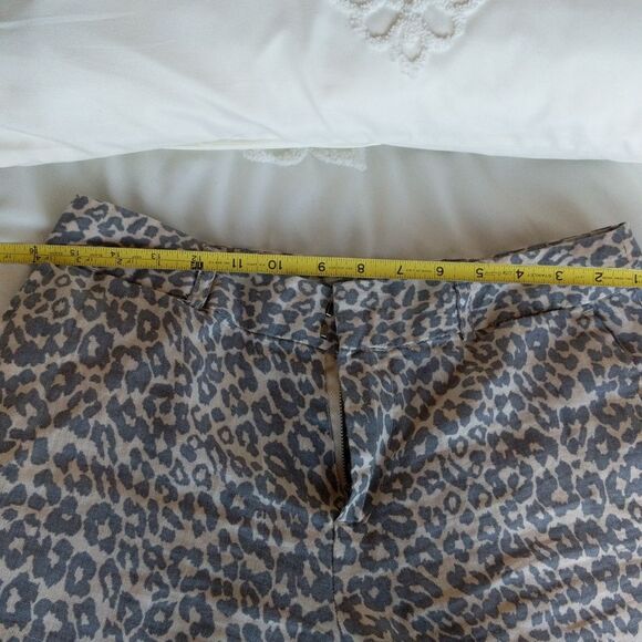 Cynthia Rowley Linen Leopard Shorts - Picture 10 of 13